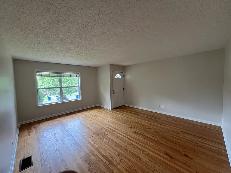 4220 Tacoma Ave — Photo 4