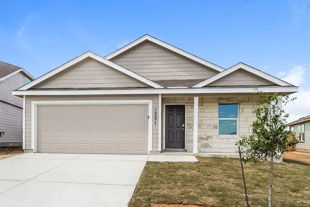 4 bed, 2.0 bath, 1667 sqft, $1,640 — Photo 1