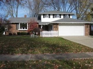 14240 Cherokee Trl, Middleburg Heights, OH 44130
