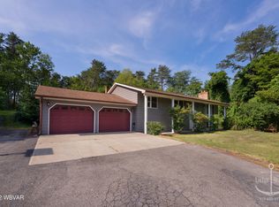 18 Parrothead Ln, Lock Haven, PA 17745