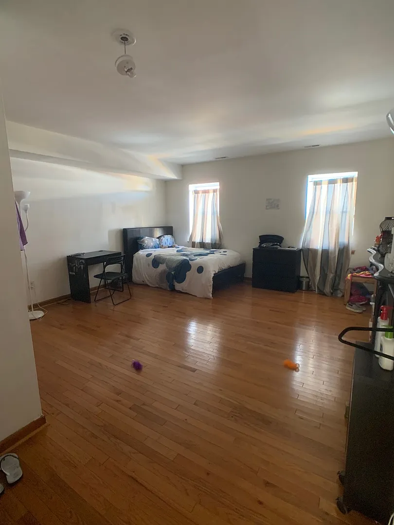 4028 Market St — Photo 2