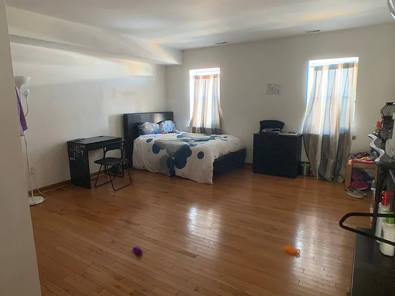 4028 Market St — Photo 2