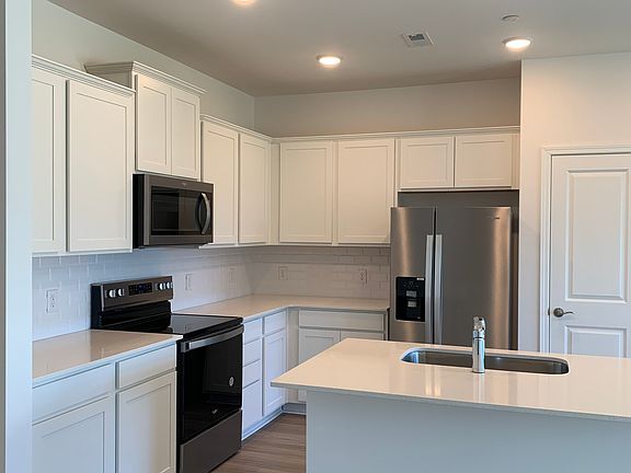 Large functional kitchen with pantry