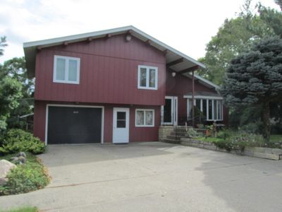 608 4th Ave SE, Cascade, IA, 52033