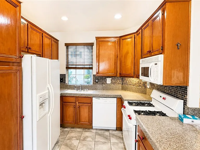 148 Seacountry Ln — Photo 6