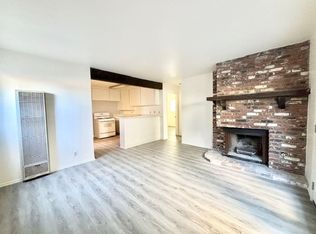 109 Ojai Ave #2B-1BA-800SQFT, Oxnard, CA 93035