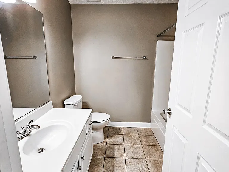 1750 Renwick Dr #104 — Photo 8