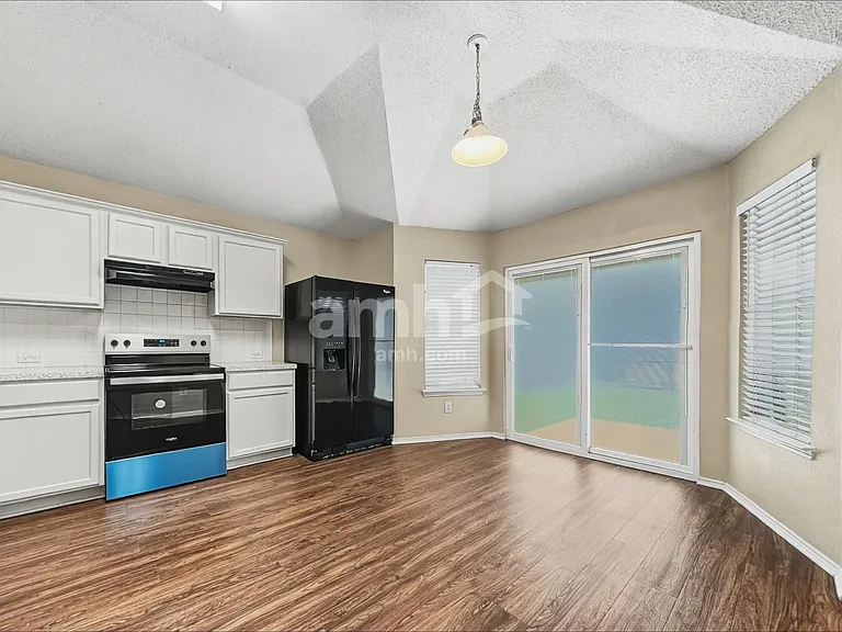 649 Babbling Brook Dr — Photo 5