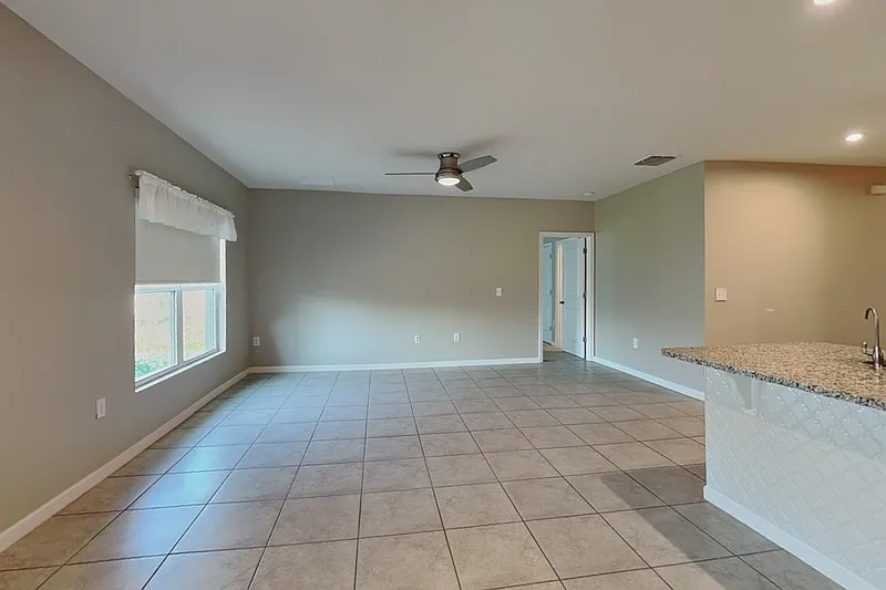 4 bed, 2.0 bath, 1703 sqft, $1,995 — Photo 4