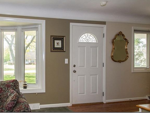 3rd image of 29298 Sunset Dr