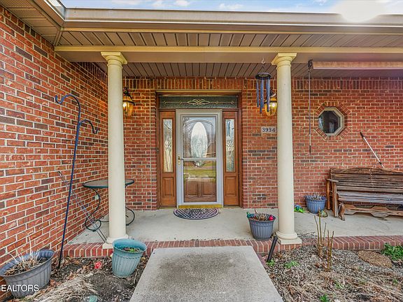 3rd image of 3934 Poplar Grove Rd