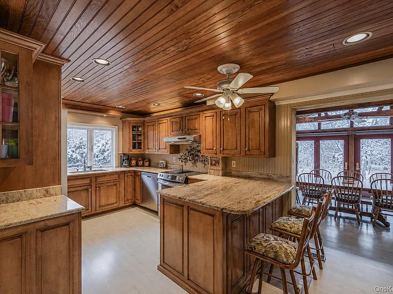 479 Asharoken Ave — Photo 15