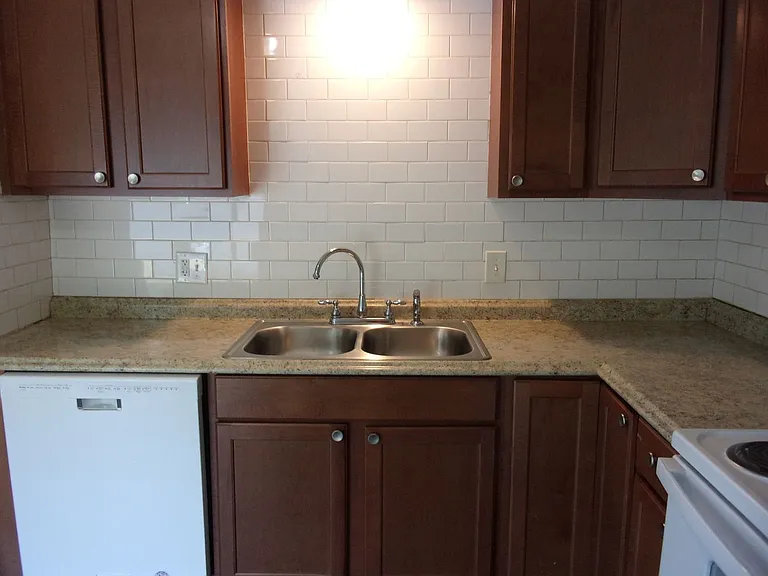 408 Ebenezer Ave — Photo 8