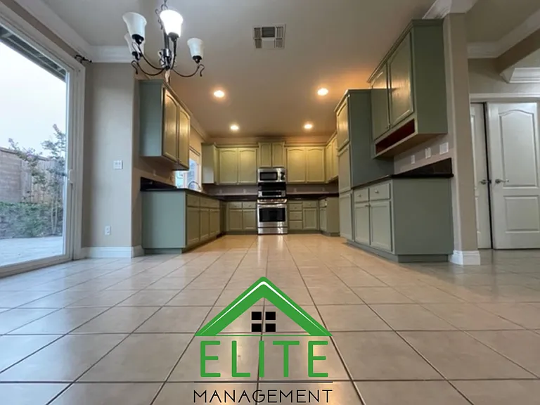 2128 Horseshoe Glen Cir — Photo 6