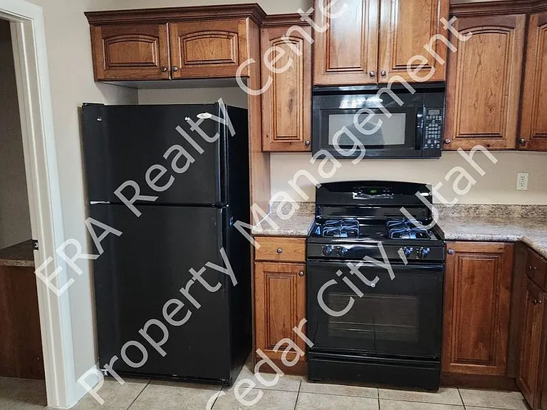 370 W 1425 N #5 — Photo 6
