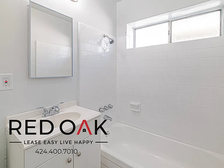 1305 Griffith St #2 — Photo 11