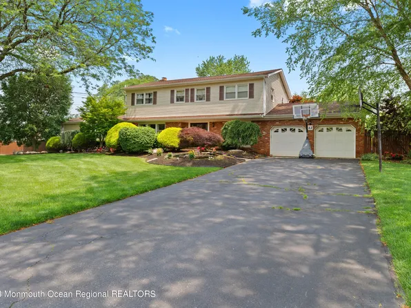 22 Kings Way, Freehold, NJ 07728