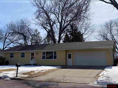 2801 E Main St, Mankato, MN, 56001