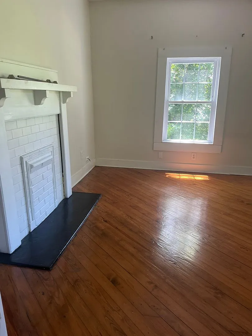 2 bed, 2.0 bath, 1800 sqft, $1,695 — Photo 4