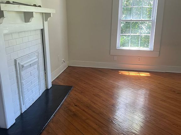 4th image of 123 Pond Dr