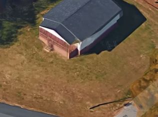 12 Oak St, Startex, SC 29377