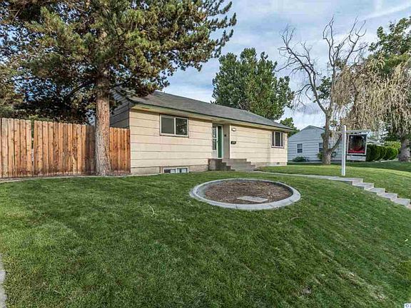 3rd image of 226 Jadwin Ave