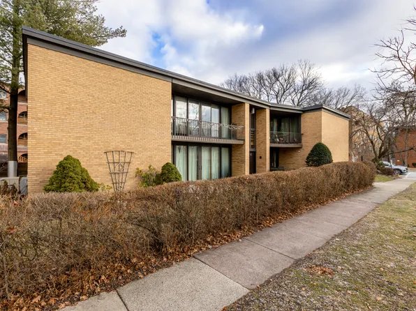 45 Kimbark Rd APT 1N, Riverside, IL 60546