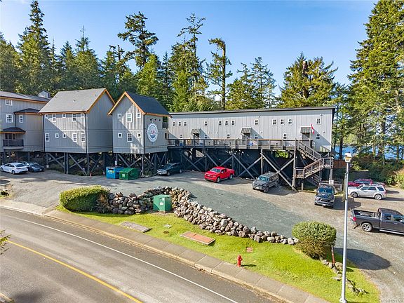 2nd image of 1002 Peninsula Rd #3