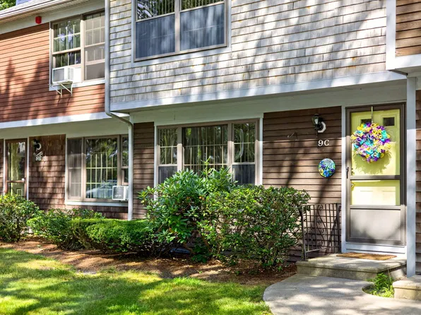195 Falmouth Road APT 9C, Mashpee, MA 02649