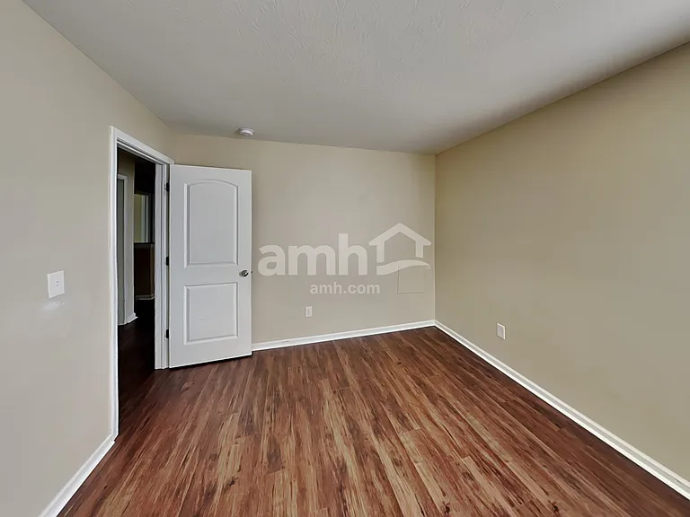 705 Loreto Ln — Photo 16