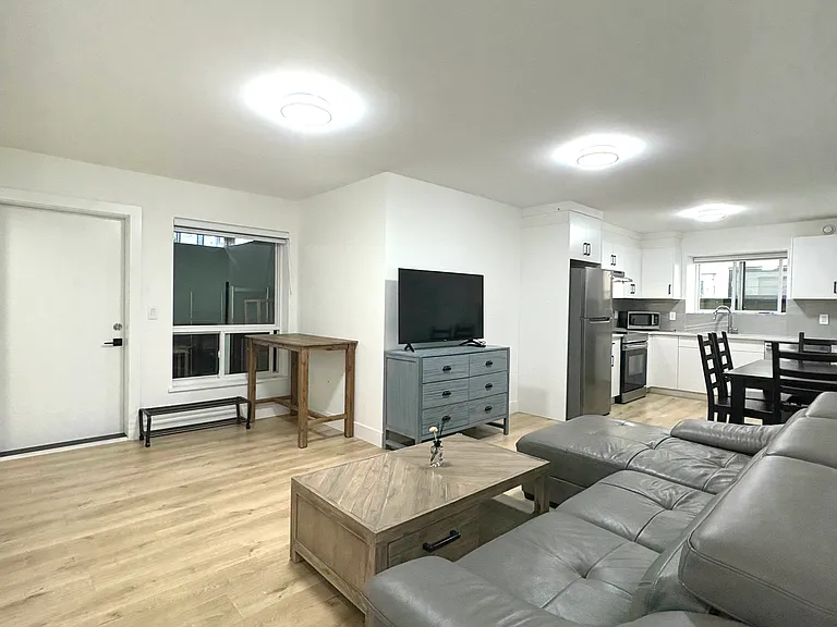 16759 18b Ave #101 — Photo 3