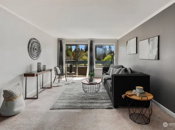 12300 33rd Avenue NE #305, Seattle, WA 98125