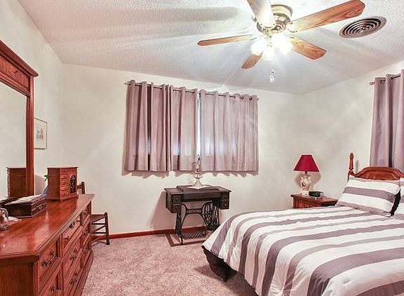 5th image of 821 Homestead Ave
