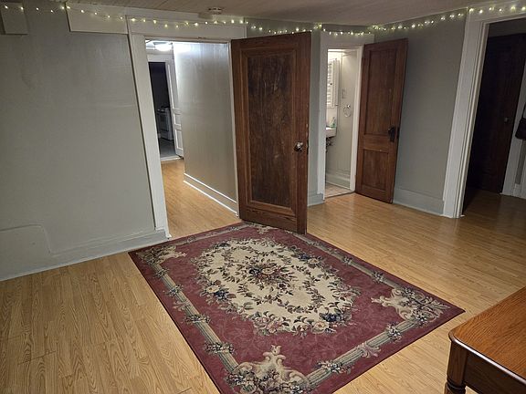 5th image of 1224 Broadway St #B