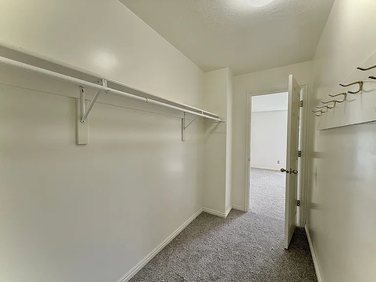 1080 E Elgin Ave — Photo 17