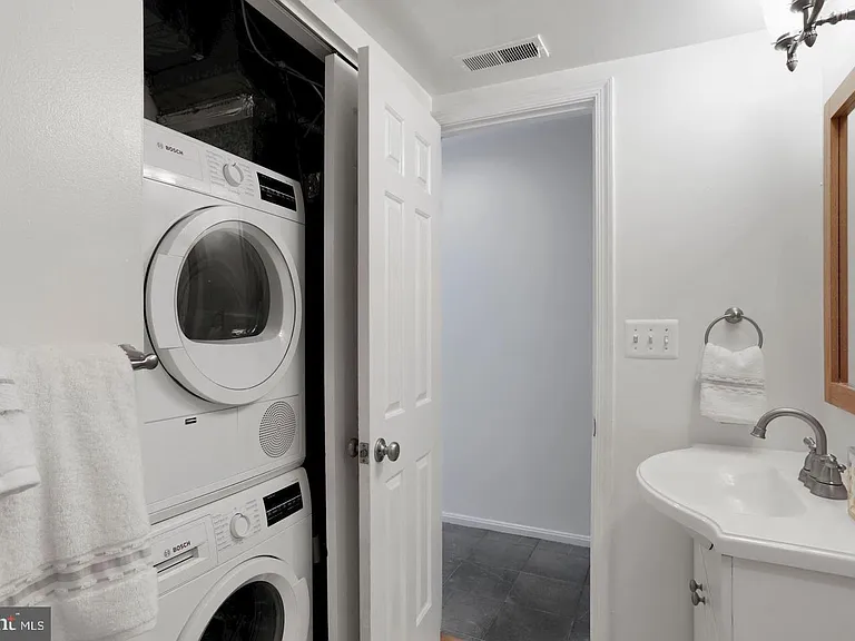 1753 Swann St NW #2 — Photo 15