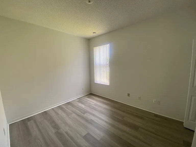 1239 Dunbrooke St — Photo 24