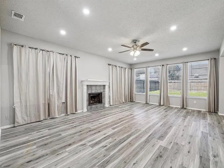 8030 Log Hollow Dr — Photo 2