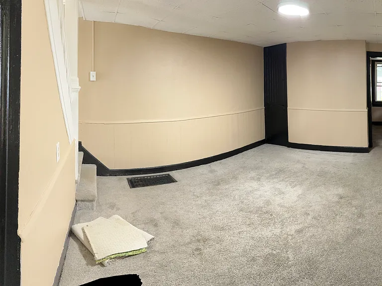 31 W Green St — Photo 17