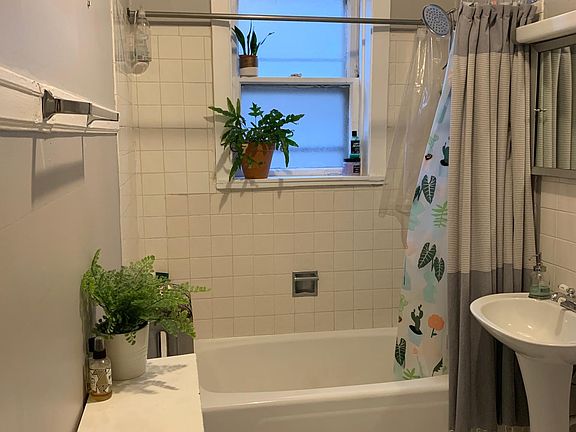 4th image of 3-1909 Argyle St #3