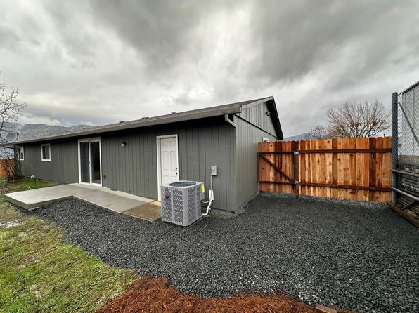 237 Clark Ter, Myrtle Creek, OR 97457