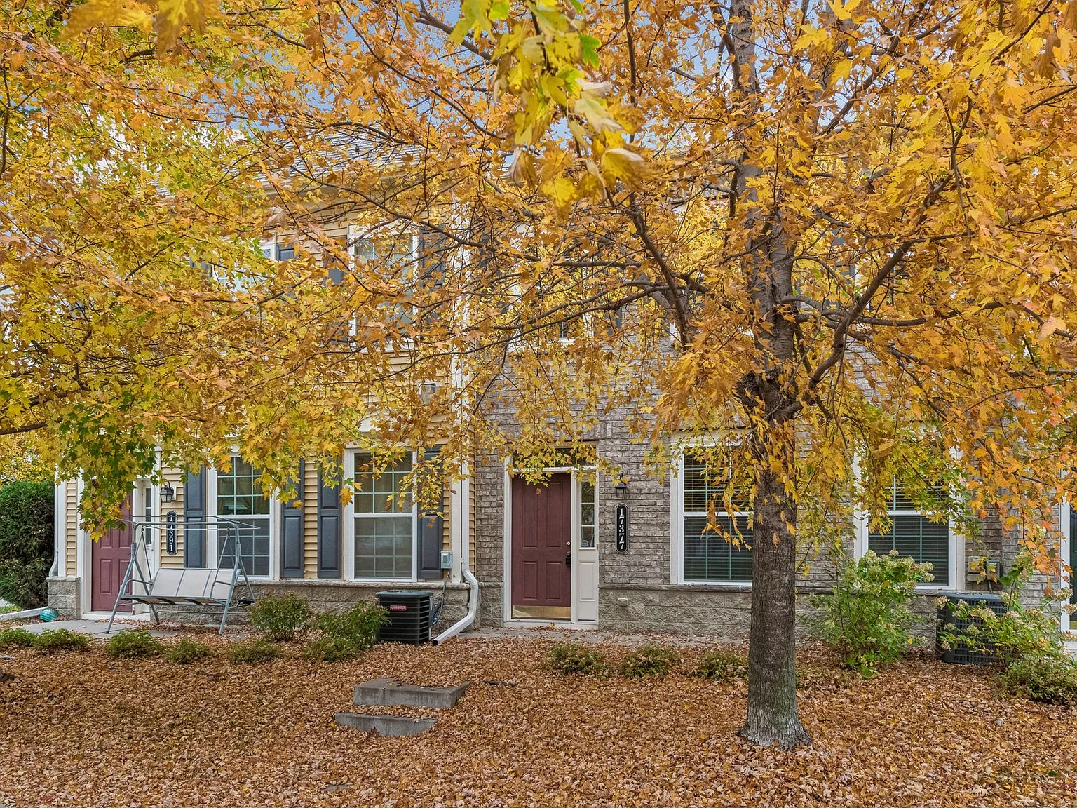 3 bed, 2.5 bath, 1595 sqft, $2,395 — Photo 1