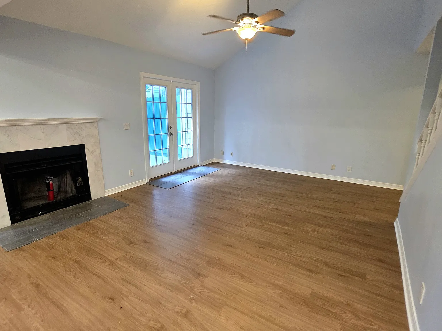 3 bed, 1436 sqft, $2,200 — Photo 3