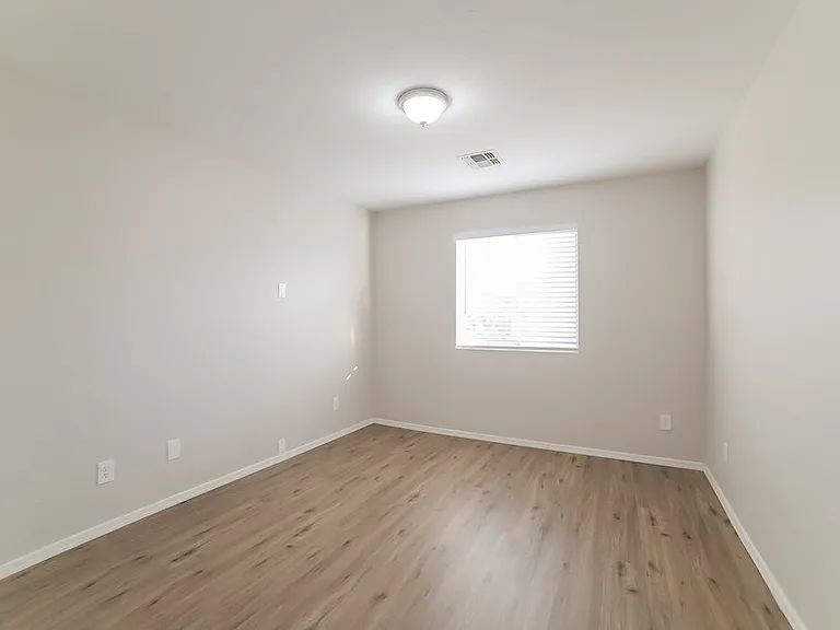 5157 W Warner St — Photo 13