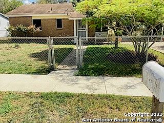 1st image of 310 W PETALUMA BLVD