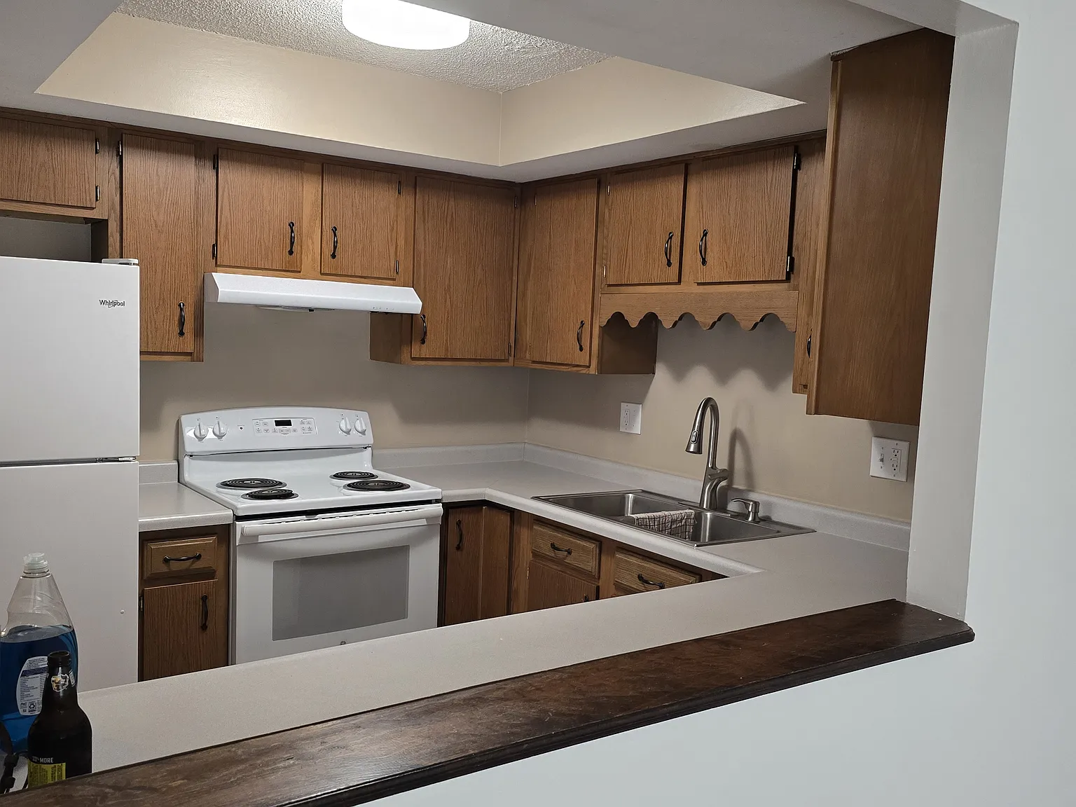 3 bed, 1.5 bath, $1,400 — Photo 2