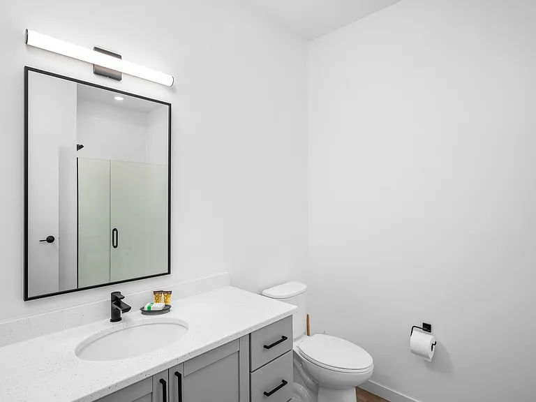 6. Franklin S.2 - Bath 6. Franklin S.2 - Bath