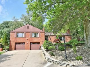 607 Rolling Green Dr, Bethel Park, PA