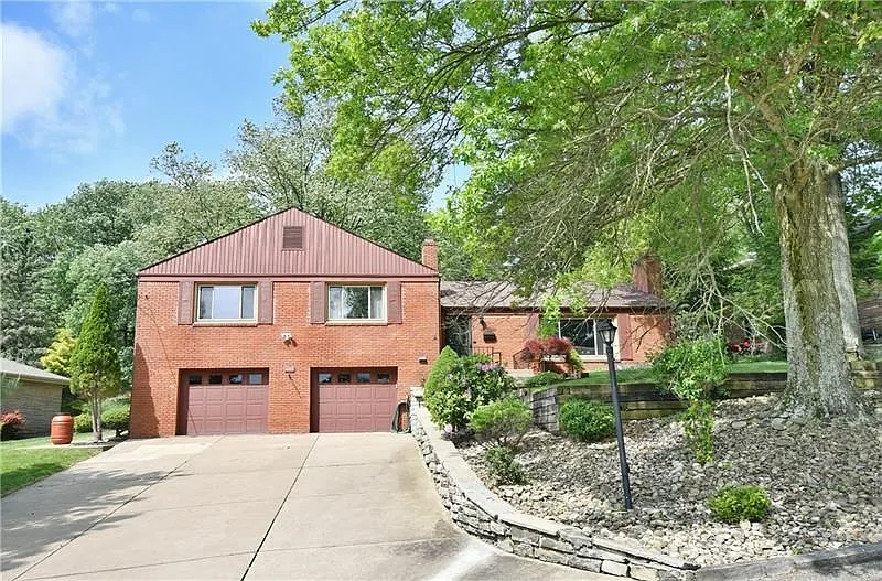 607 Rolling Green Dr photo 1