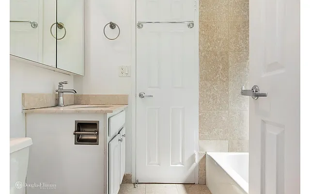 Rented by Douglas Elliman | media 20